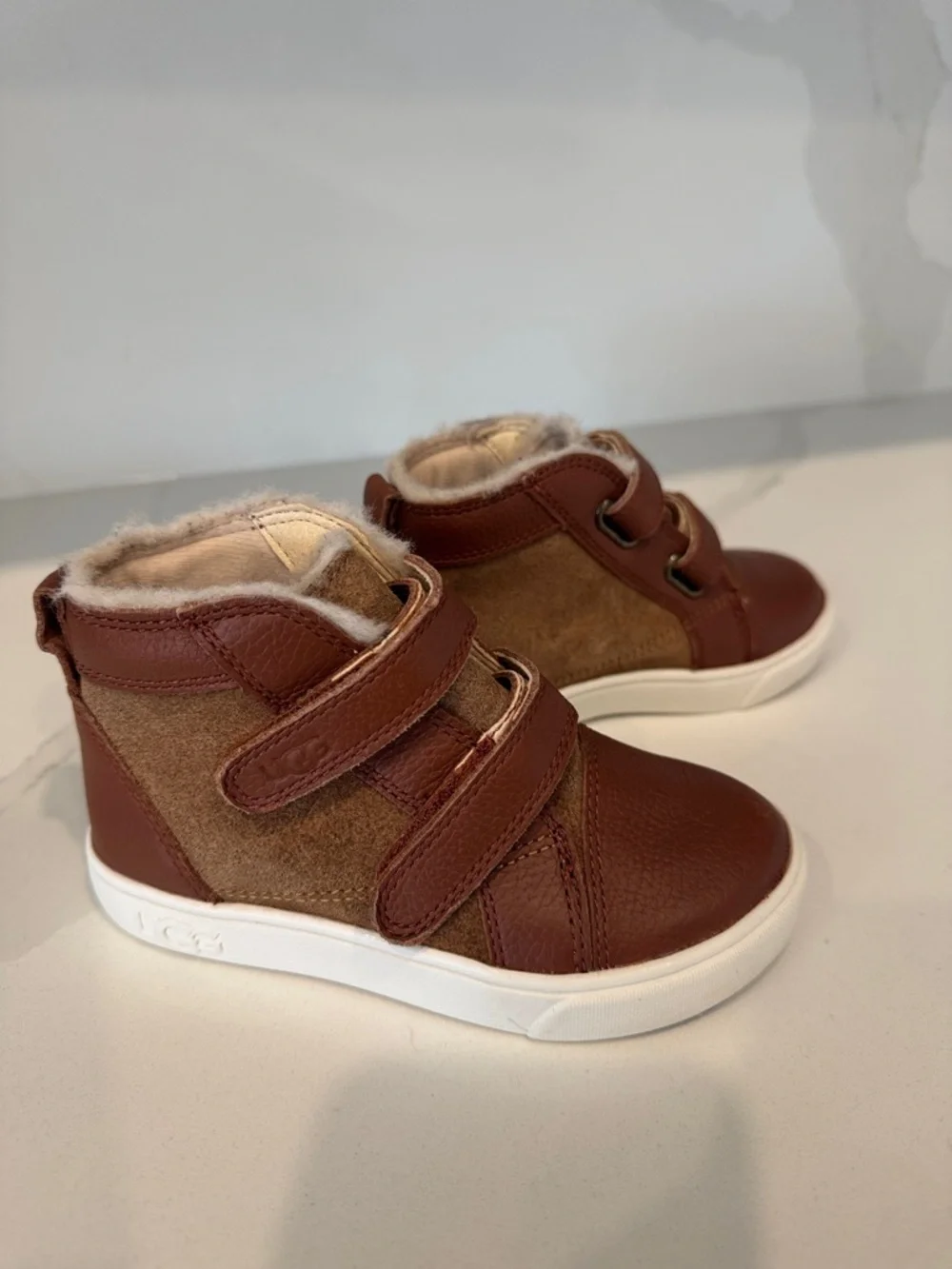 UGG Rennon II Little Kids Brown Leather & Suede Boots with White Sole - Picture 4 of 5